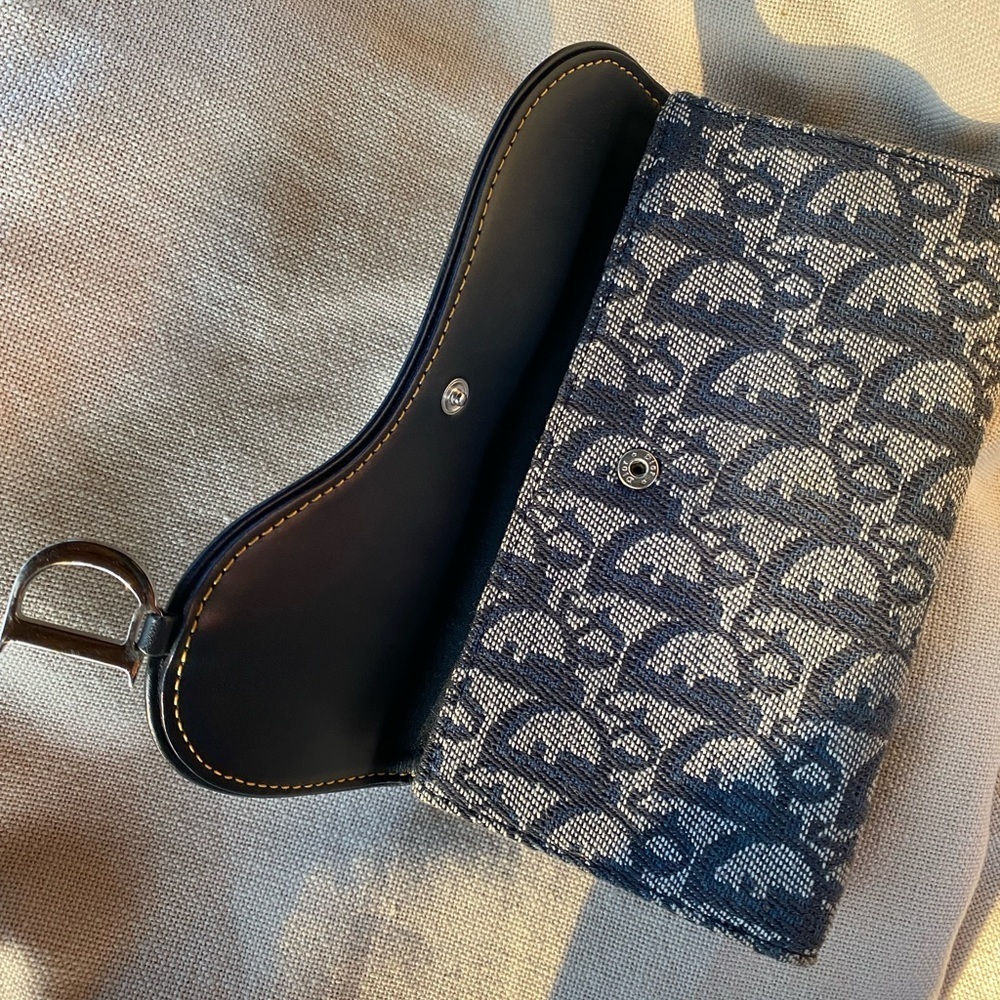 Dior Monogram Saddle Wallet CHAIN NOT INCLUDED - Picture 2 of 16
